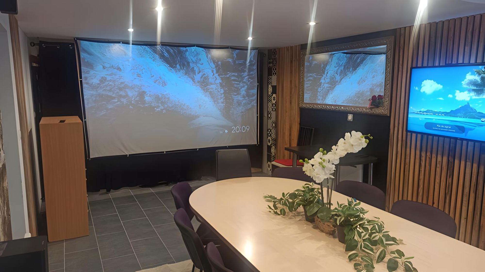 Rez De Jardin & Salle De Reunion La Ferriere  Екстериор снимка