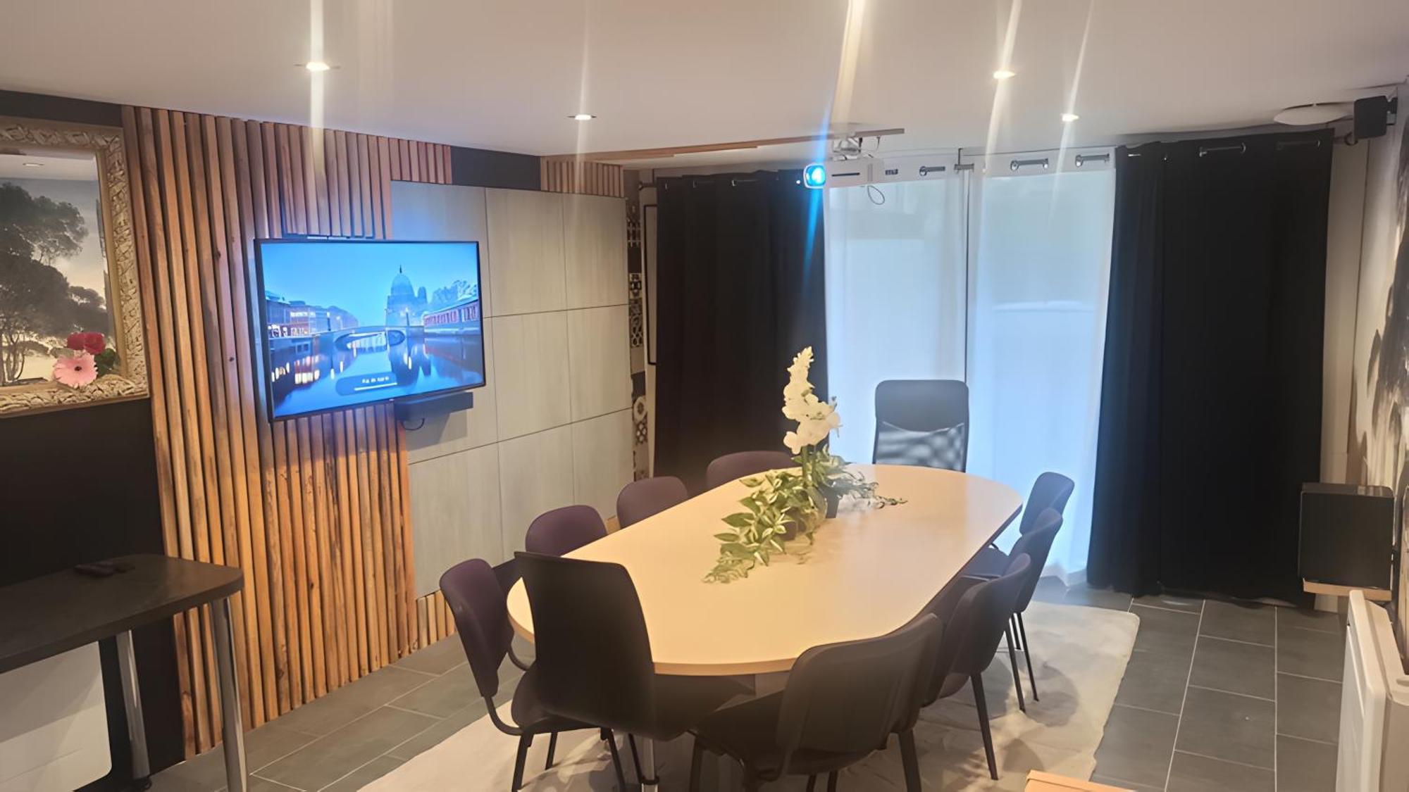 Rez De Jardin & Salle De Reunion La Ferriere  Екстериор снимка